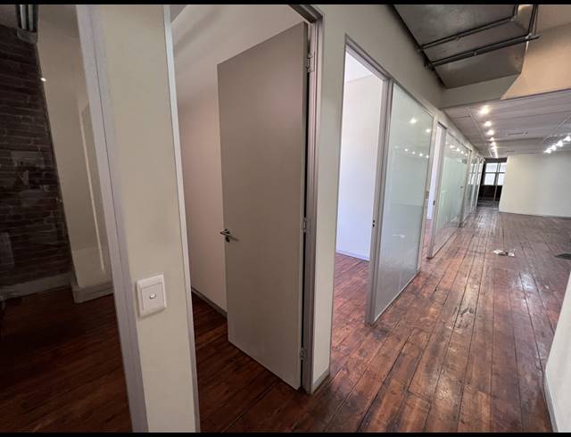 130M² OFFICE TO LET IN CAPE TOWN CITY CENTRE